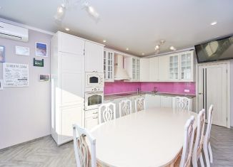 Продам 2-ком. квартиру, 77.6 м2, Краснодар, Промышленная улица, 33, микрорайон Центральный