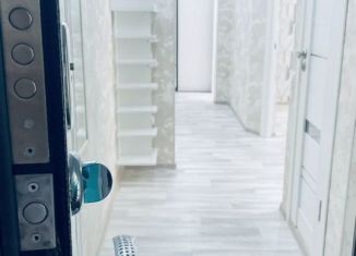 Продам трехкомнатную квартиру, 60 м2, Астрахань, улица Савушкина, 7/2