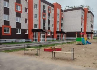 Продаю 4-ком. квартиру, 80 м2, Сокол, Советская улица, 26