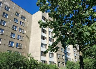 Продам 3-комнатную квартиру, 69.2 м2, посёлок Шушары, Школьная улица, 18