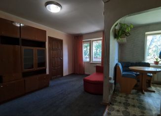 Аренда двухкомнатной квартиры, 42 м2, Чехов, улица Полиграфистов, 2