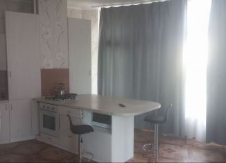 Сдам в аренду 2-ком. квартиру, 90 м2, Калининград, улица Фортовая Дорога, 9
