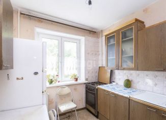 Продажа 2-ком. квартиры, 45 м2, Тюмень, улица Республики, 180
