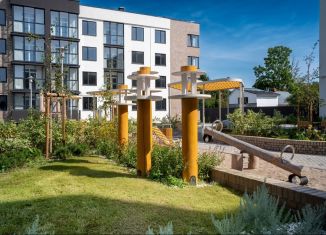 Продаю 2-ком. квартиру, 76.2 м2, Калининград, улица Ломоносова, 52