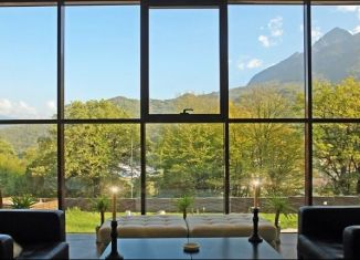 Продается трехкомнатная квартира, 100 м2, посёлок городского типа Красная Поляна, улица Защитников Кавказа, 77/2