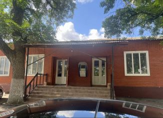 Продается торговая площадь, 1500 м2, Грозный, улица И.Б. Несерханова, 4