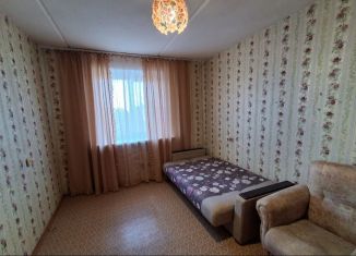 Продам 2-ком. квартиру, 36 м2, Курск, Коммунистическая улица, 3