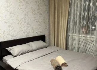 Сдаю однокомнатную квартиру, 42 м2, Татарстан, улица Хусаина Мавлютова, 44