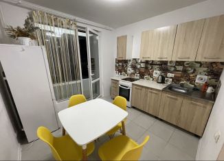 Сдается 2-ком. квартира, 49.3 м2, Тюмень, Полевая улица, 117к5, ЖК Озёрный Парк