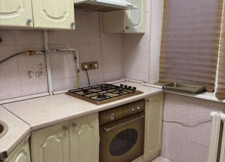 Сдам 2-ком. квартиру, 48 м2, Краснодар, улица Курчатова, 12, микрорайон ЗИП