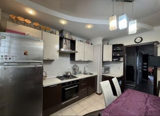 Продаю четырехкомнатную квартиру, 75 м2, Ставрополь, улица Пирогова, 32, микрорайон № 34