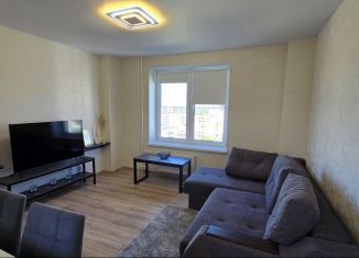 Сдам 3-ком. квартиру, 80 м2, Псков, улица Ижорского Батальона, 17