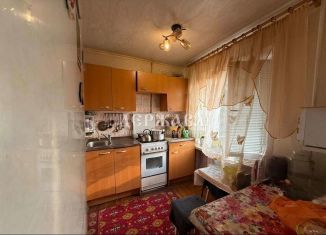 Продаю трехкомнатную квартиру, 52 м2, Старый Оскол, микрорайон Приборостроитель, 12