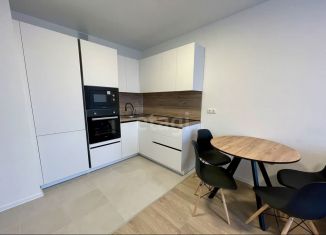 Сдается в аренду 1-комнатная квартира, 35 м2, Тюмень, Полевая улица, 117к3, ЖК Озёрный Парк