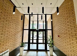 Продам трехкомнатную квартиру, 98 м2, Ростов-на-Дону, Адыгейская улица, 30