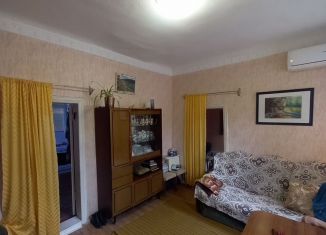 Трехкомнатная квартира на продажу, 41 м2, Ростов-на-Дону, улица Красных Зорь, 100