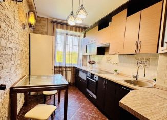 Продам 2-ком. квартиру, 41.6 м2, Серпухов, улица Химиков, 8