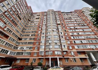 Продам трехкомнатную квартиру, 108.4 м2, дачный посёлок Кокошкино, улица Дзержинского, 6