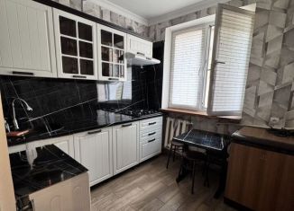 Сдам 1-комнатную квартиру, 37 м2, Махачкала, улица Ломоносова, 15