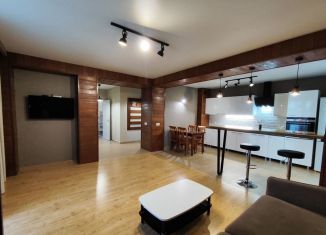 Сдается 2-ком. квартира, 78 м2, Краснодарский край, улица имени Пушкина, 4А