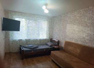 Сдам 3-ком. квартиру, 59 м2, Дзержинск, проспект Ленинского Комсомола, 18