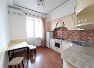 Сдается однокомнатная квартира, 53 м2, Крым, проспект Ленина, 49