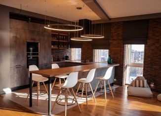 Сдаю в аренду 3-ком. квартиру, 101 м2, Нижний Новгород, площадь Свободы, 7