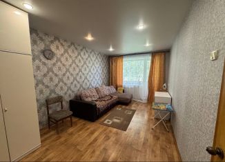 Сдается в аренду однокомнатная квартира, 30.6 м2, Тверь, бульвар Профсоюзов, 1