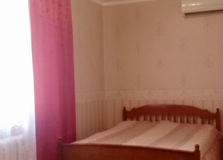 Сдам в аренду 2-ком. квартиру, 48 м2, Краснодарский край, улица Горького, 56