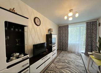 Сдаю 3-ком. квартиру, 55.1 м2, Волхов, Молодёжная улица, 2