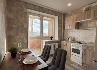 Сдам однокомнатную квартиру, 40 м2, Уфа, улица Софьи Перовской, 13/4