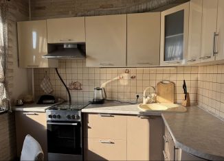 Сдача в аренду двухкомнатной квартиры, 55 м2, Удмуртия, улица 40 лет Победы, 142