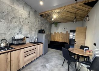 Сдается в аренду 1-ком. квартира, 38 м2, Крым, Вишнёвая улица, 3