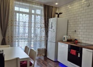 Сдается в аренду однокомнатная квартира, 36 м2, Екатеринбург, улица Чемпионов, 4