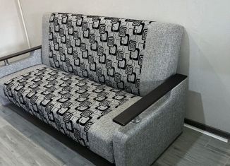 Сдаю 2-ком. квартиру, 33 м2, Ростов-на-Дону, улица Малиновского, 46