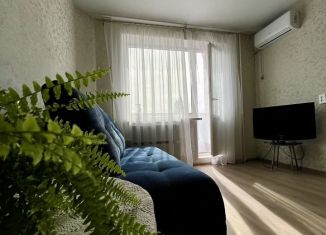 Сдаю в аренду 1-комнатную квартиру, 35 м2, Волгоградская область, улица Клары Цеткин, 7