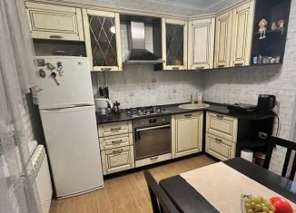 Сдаю в аренду 2-ком. квартиру, 54 м2, Казань, улица Хайдара Бигичева, 28