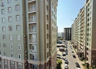 Сдаю в аренду 1-комнатную квартиру, 45 м2, Махачкала, улица Пугачёва, 8А