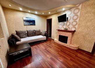 Сдача в аренду двухкомнатной квартиры, 45 м2, Мурманск, улица Полярные Зори, 34