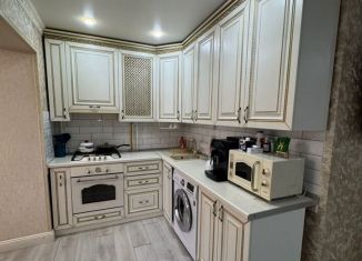 Сдаю трехкомнатную квартиру, 80 м2, Кабардино-Балкариия, проспект Кулиева, 22