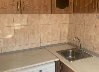 Сдается в аренду 3-комнатная квартира, 55 м2, Саратов, Вольская улица, 11