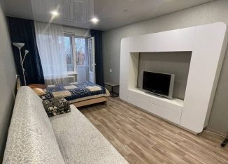 Продаю 1-ком. квартиру, 32 м2, Мурманск, улица Баумана, 27