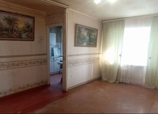 Продается трехкомнатная квартира, 42 м2, Оренбург, улица Шевченко, 16
