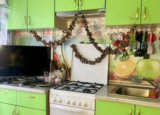 Продам 2-ком. квартиру, 44 м2, Мурманск, улица Алексея Хлобыстова, 13