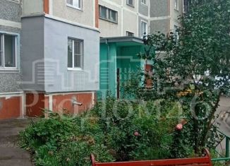 Продаю двухкомнатную квартиру, 46.4 м2, Курск, улица Майский Бульвар, 38