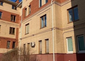 Продаю 3-комнатную квартиру, 87 м2, Череповец, улица Годовикова, 19