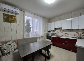 Продажа 3-ком. квартиры, 80.7 м2, Челябинская область, улица Сергея Герасимова, 27