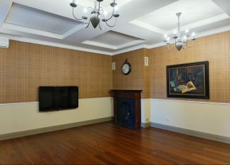 Продается трехкомнатная квартира, 102 м2, Казань, улица Патриса Лумумбы, 28А