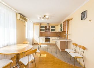 Продаю четырехкомнатную квартиру, 141.2 м2, Благовещенск, улица Ленина, 115