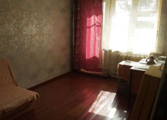 Продается однокомнатная квартира, 30.6 м2, Луга, проспект Володарского, 11